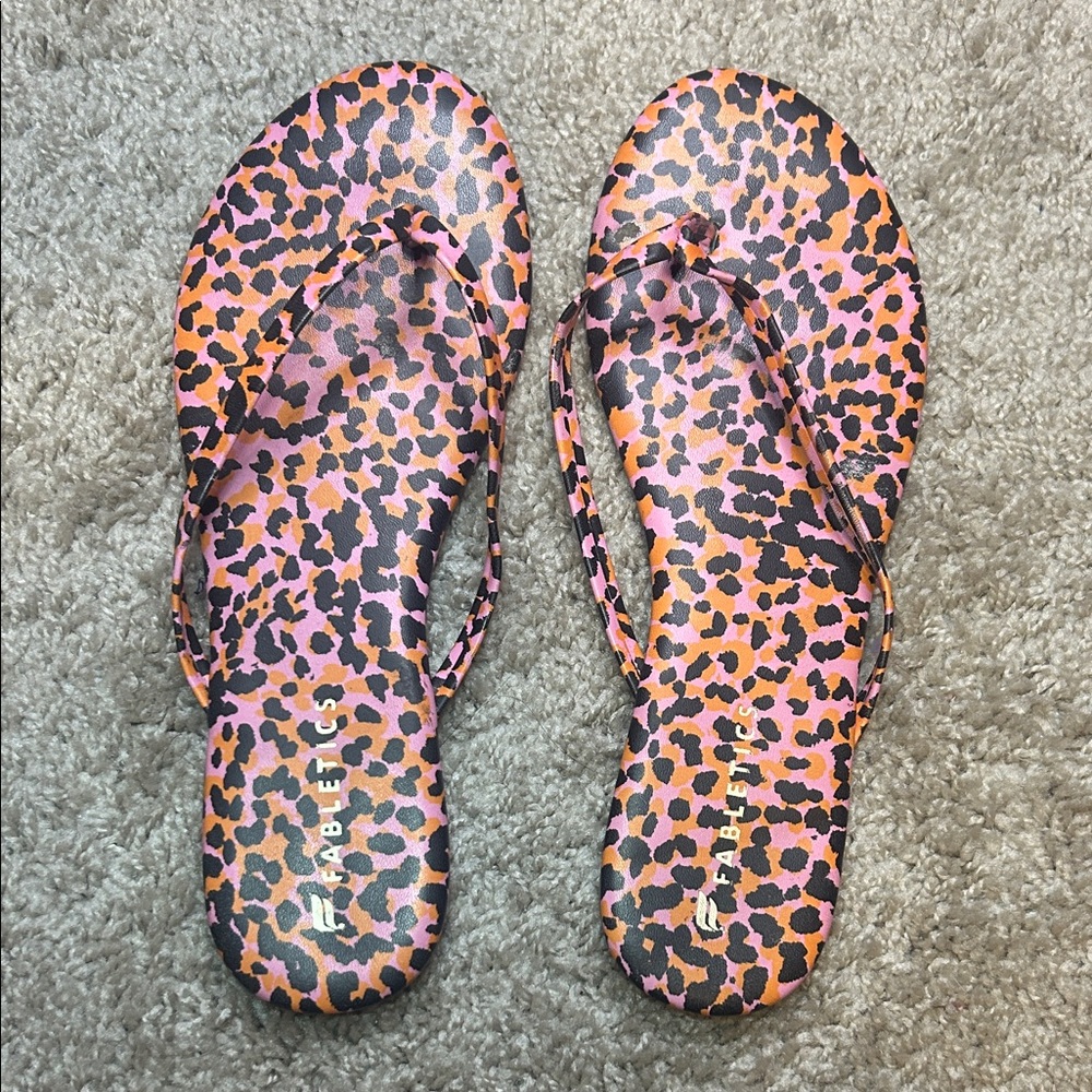 Fabletics Women's Sandal flip flops- Pink and Orange Leopard